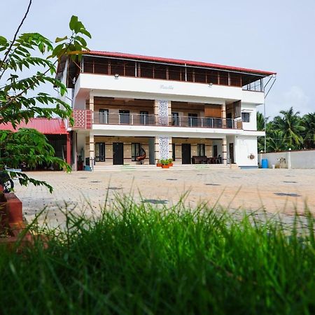 Castle Home Stays Udupi Esterno foto
