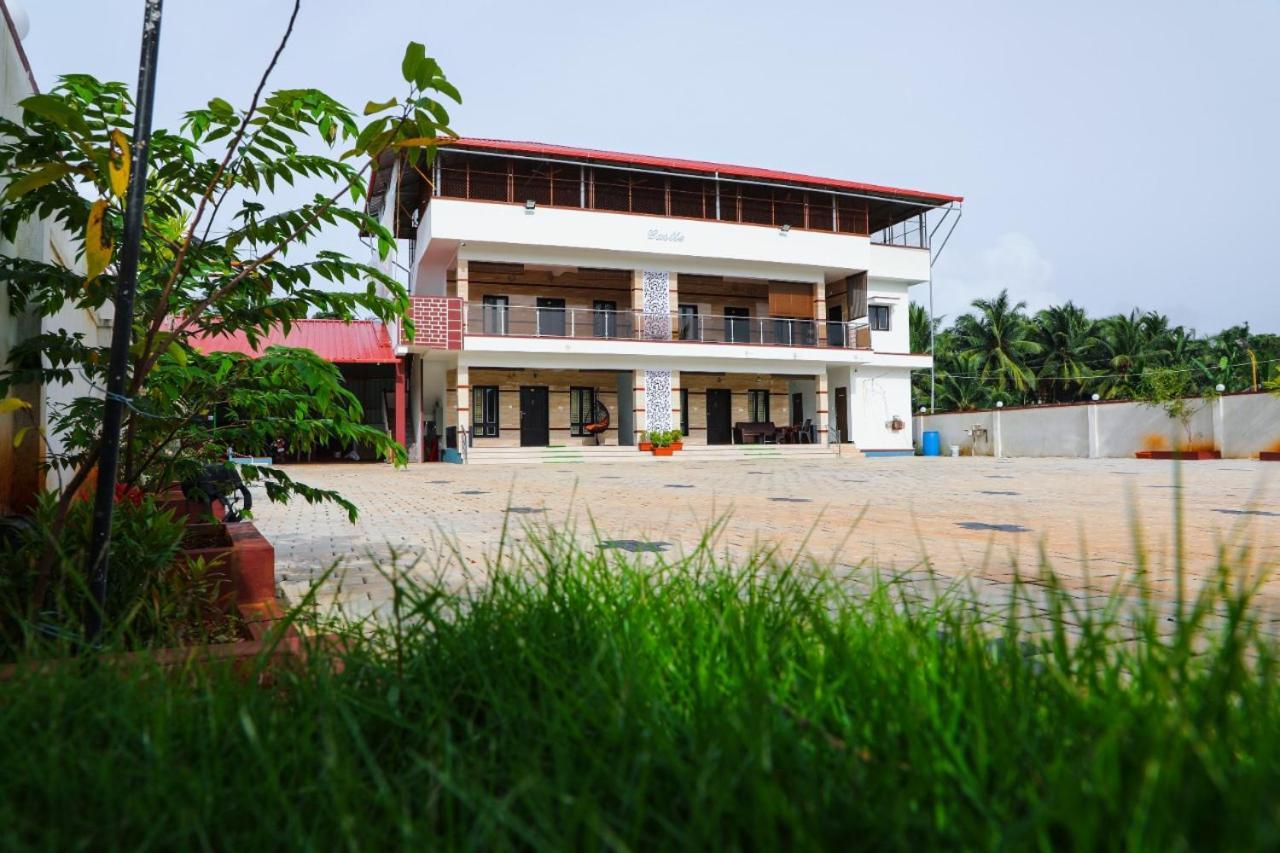 Castle Home Stays Udupi Esterno foto
